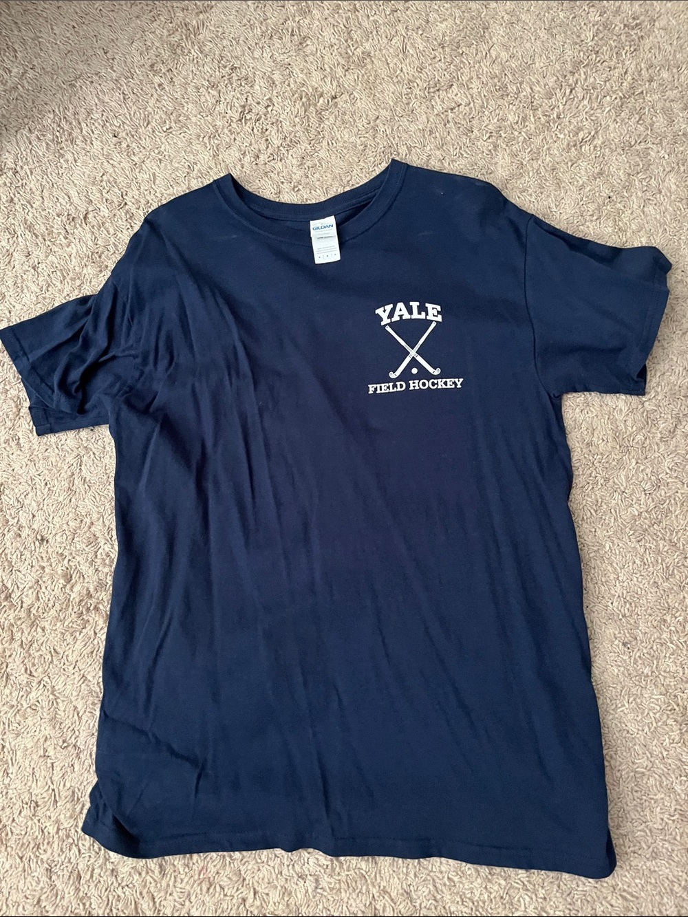 Gildan Yale Field Hockey t-shirt